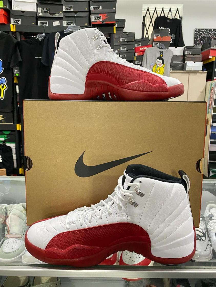 Air Jordan XII - Cherry
