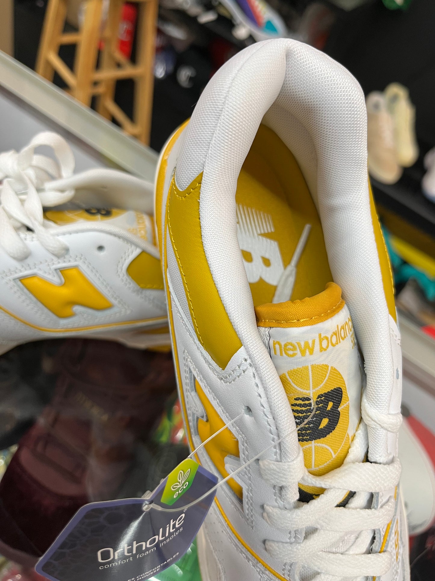 New Balance 550 - Varsity Gold