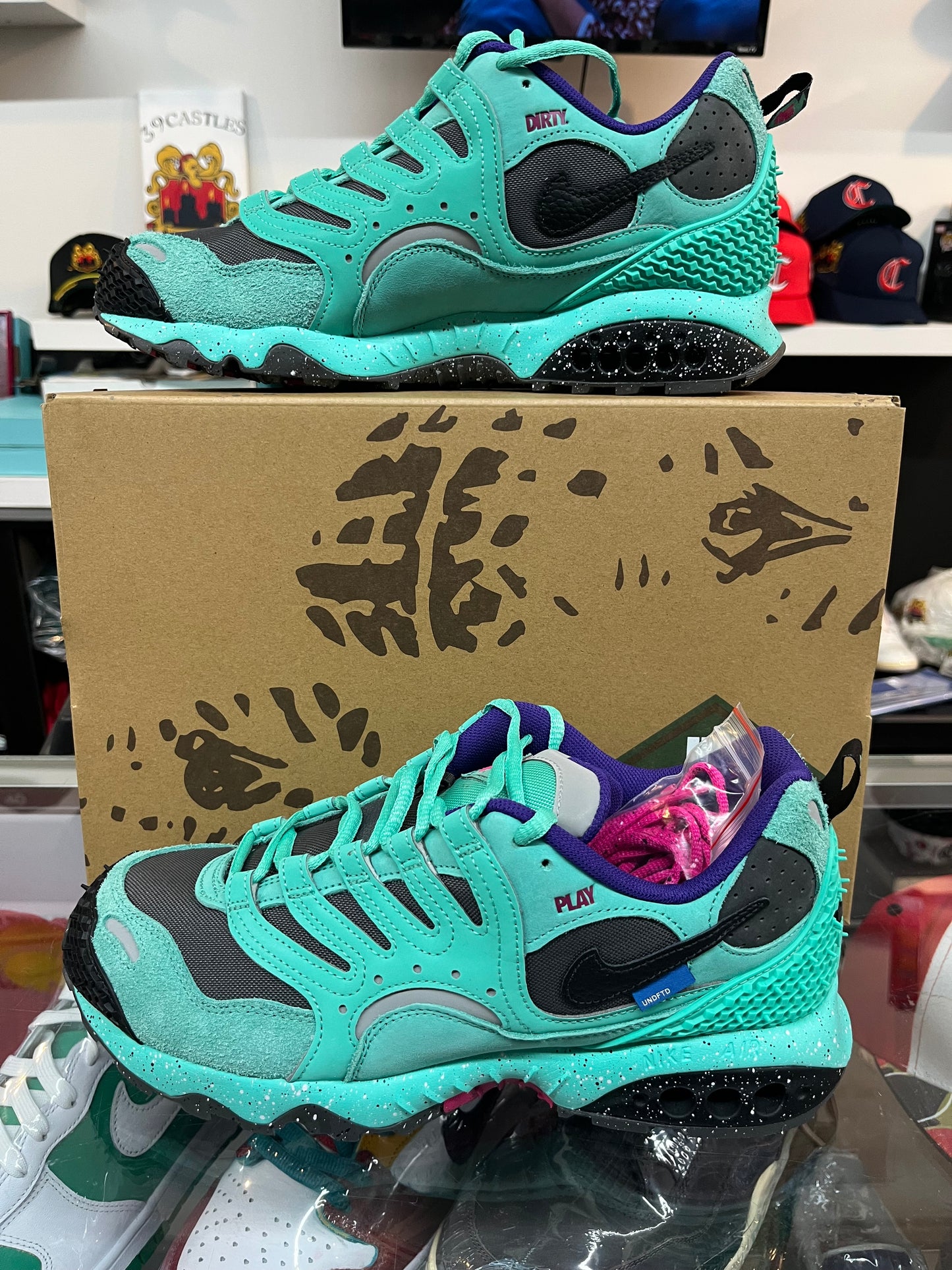 Undefeated x Nike Air Terra Humara Light Menta