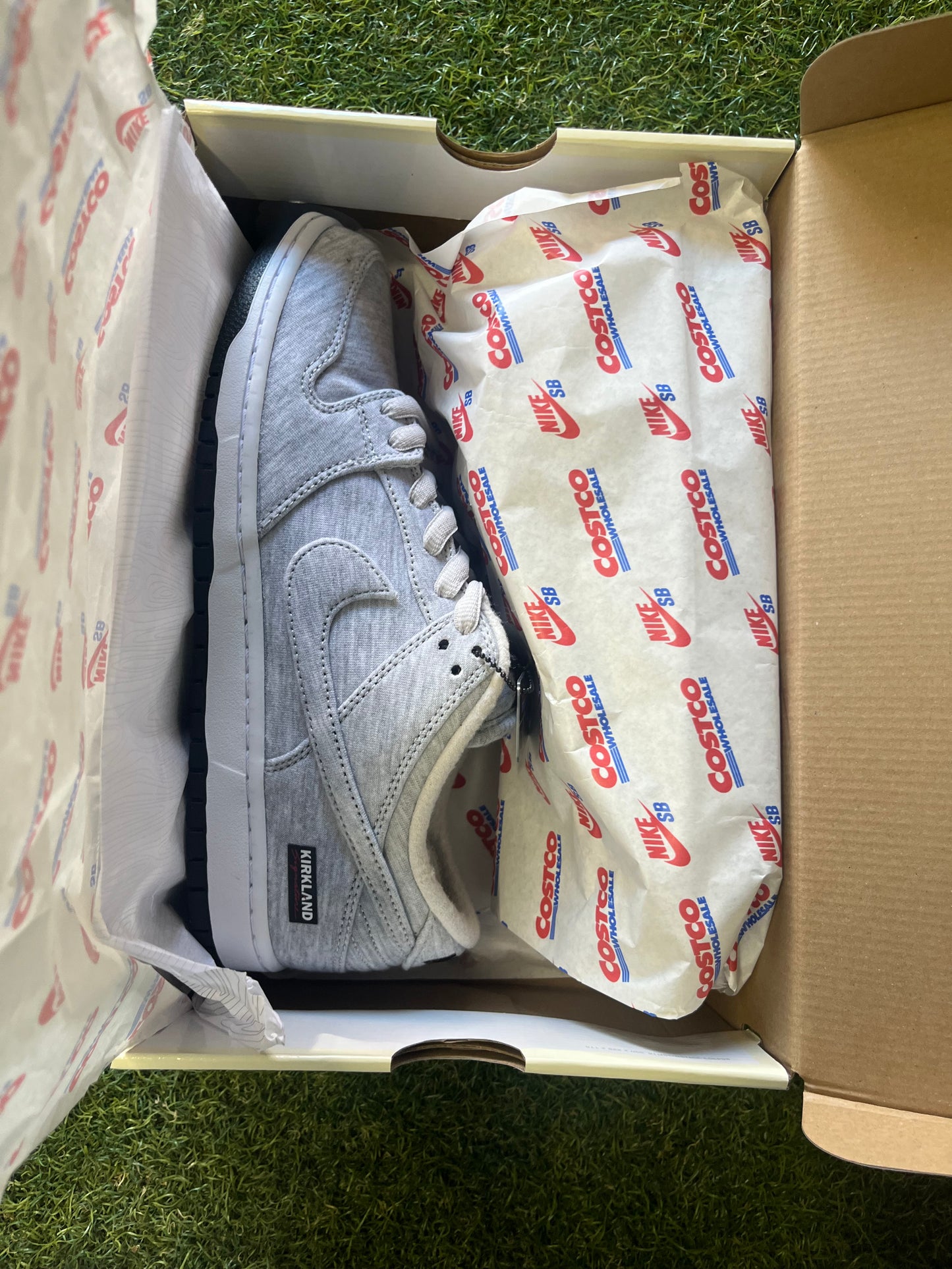 KIRKLAND SIGNATURE X Nike SB Dunk Low Pro - Kirkland Signature Costco